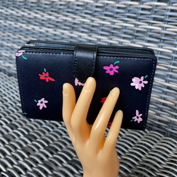 Kate Spade Staci Ditsy Buds Medium Compact Bifold Wallet wlr00608 Black Multi - Picture 8 of 16